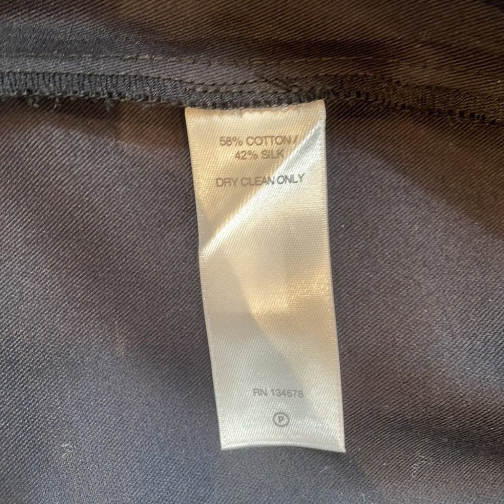 Vineyard Vines Top Size 2 Black with Rhinestone button at back of Neck. Dressy - Picture 11 of 12